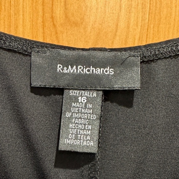 R&M Richards Elegant Black Dress - Picture 2 of 5